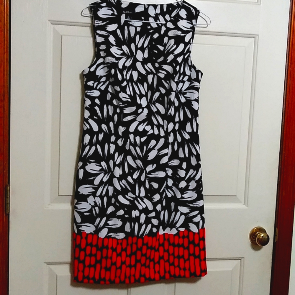 Great Crisp Cool Feeling Bright Summer Look Sleeveless Dress